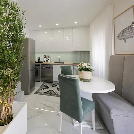 Dina House Avo Mariana *