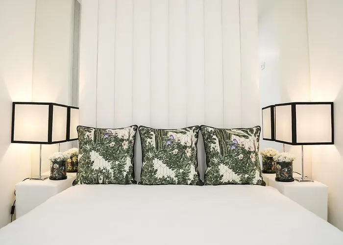 Dina House Avo Mariana 公寓 *
