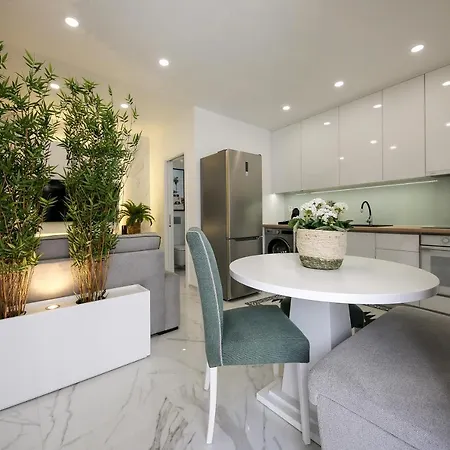 Dina House Avo Mariana *